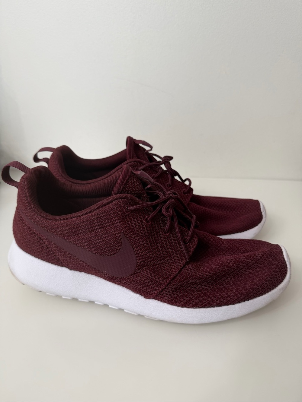Nike Men’s Maroon Mesh Athletic Sneakers with White Soles Size 11.5 - Picture 4 of 10
